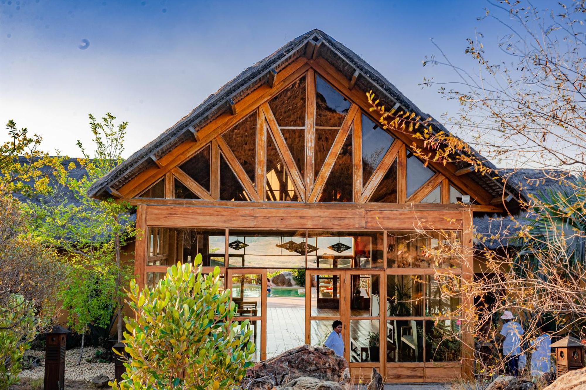 Satrana Lodge Ranohira 외부 사진